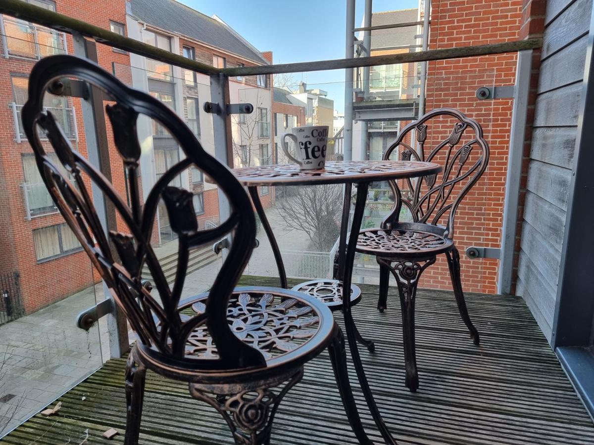 High Street - 2Bd Apt - King Beds - Parking - Wise Stays Southampton Exterior photo